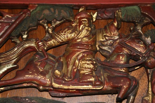 Pair of Antique Chinese Red Gilt Polychrome Wooden Carved Panels - Picture 5 of 6