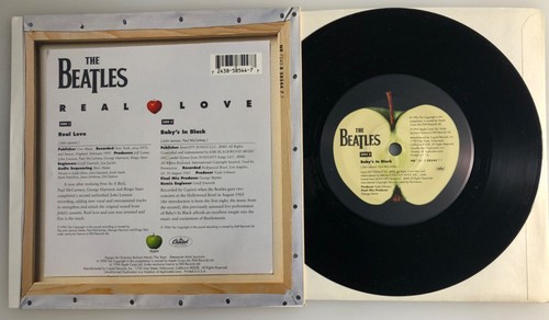 The Beatles / Real Love & Baby's In Black (Live) / Apple 1996 45rpm w PS / Mint! - Picture 2 of 7