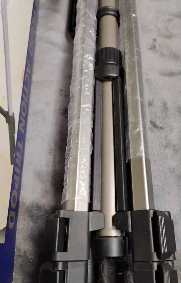 Giottos IY-442 Professional Video Photo Fluid Action Tripod - Open Box - Image 3 of 4