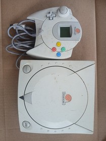 Sega Dreamcast Console System HKT-3020 -Controller HKT-7700 and Vmu VTG Untested