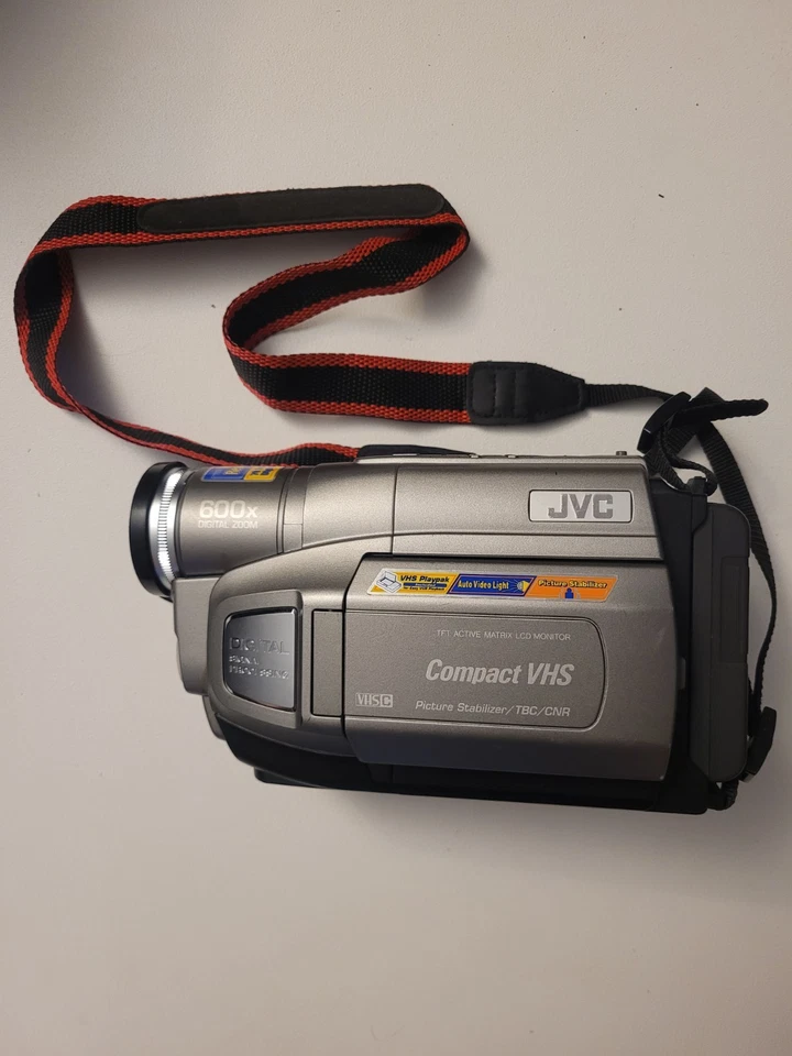 JVC Compact VHS Camcorder GR-AXM151U - Image 2 of 4