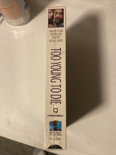 Too Young to Die (VHS, 1995) Brad Pitt Juliette Lewis Michael Tucker - Sealed - Picture 2 of 6