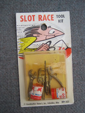 VTG 1960s GRANDMOTHER STOVERS MINI SLOT RACE TOOL KIT w MOBIL  SHELL OIL CAN