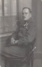 Foto cartolina soldato WW1 dell'esercito britannico con ordine e baionetta