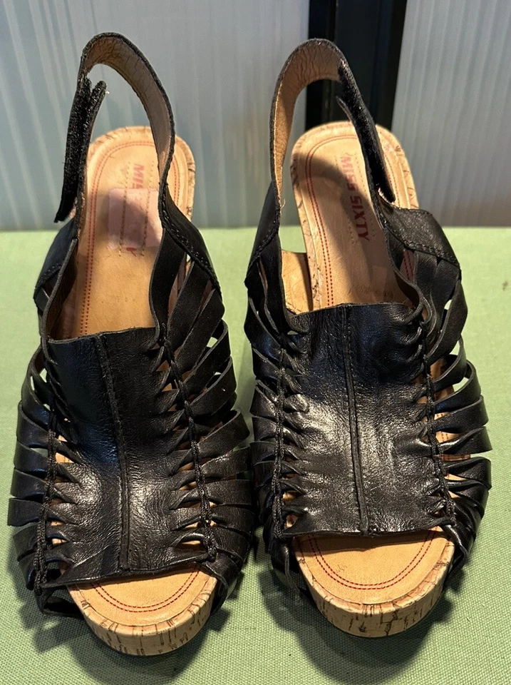 MISS SIXTY Sandalia Negra Tacón Bomba EE. UU. 9 UE 39.5 Boho Hippie Club Dance Core Foto 2 de 4