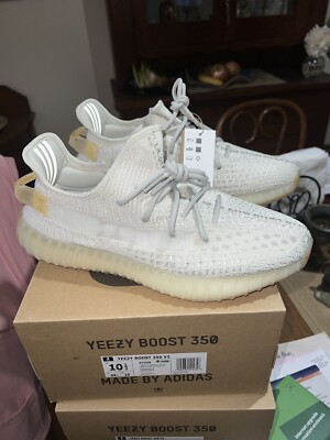 adidas Yeezy Boost 350 V2 Low Light - DS with Box Size 10.5