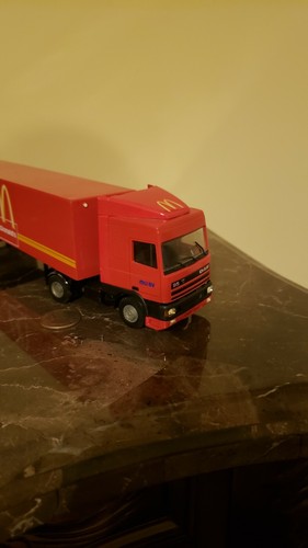 Lion Car 1/50 scale McDonalds Truck - Picture 8 of 11
