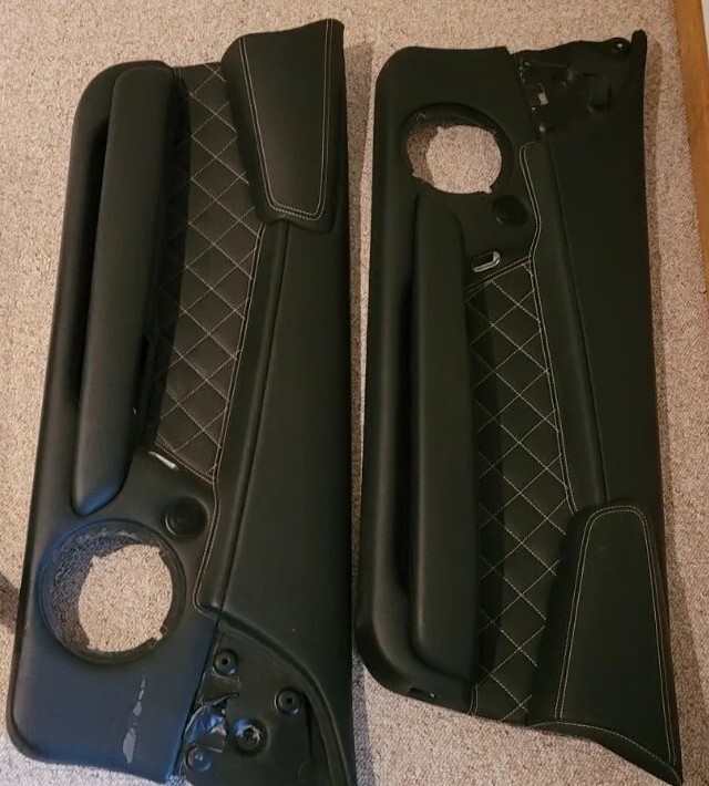  LAMBORGHINI MURCIELAGO ROADSTER INTERIOR DOOR PANELS Q-Citura Black/white