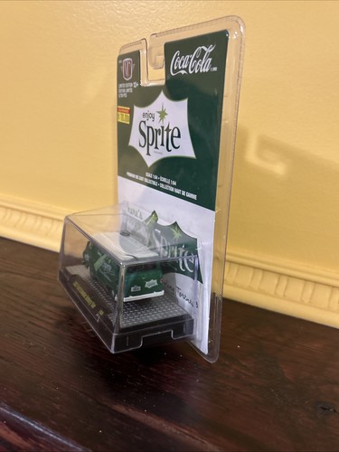 M2 Machines Sprite Van Limited Edition Green 1965 Ford Econoline 1:64 1 of 8750 - Picture 5 of 6