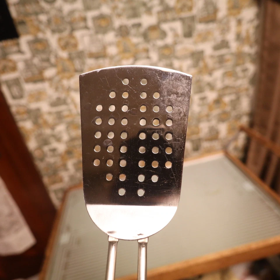 WILLIAMS SONOMA 14" OPEN KITCHEN STAINLESS STEEL SPLIT WIRE HANDLE SPATULA - Image 4 of 4