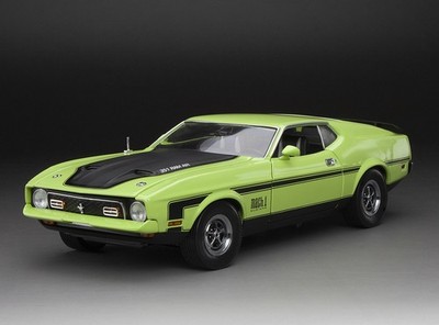 1971 Ford Mustang Mach 1  Grabber Lime in 1:18 scale by Sun Star