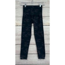 Spanx Look At Me Now Cropped Seamless Leggings Women's Size M Black/Gray Camo