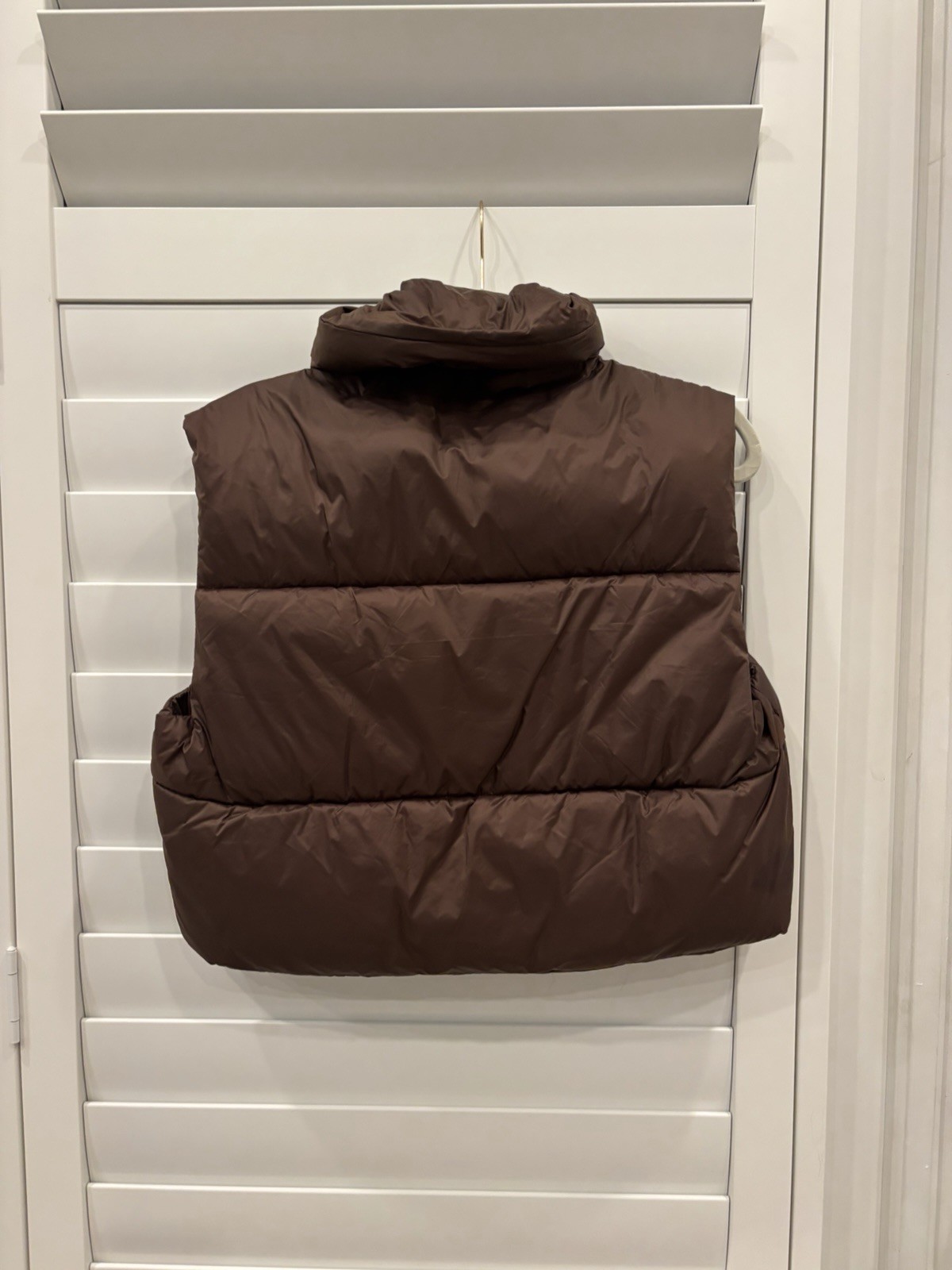 Cropped Women’s Puffer Vest Size Small