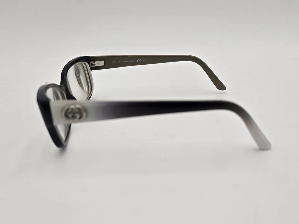 Armações de óculos femininas Gucci GG 3569 L4E preto branco desbotado 135 - Imagem 3 de 4