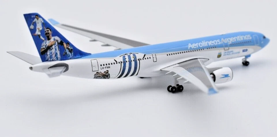 Avión Herpa Wings 1/500 Aerolíneas Argentinas Airbus A330-200 Messi. 537247 Foto 3 de 4