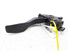15-19 Nissan Rogue Accelerator Gas Pedal 18002-4BA0A