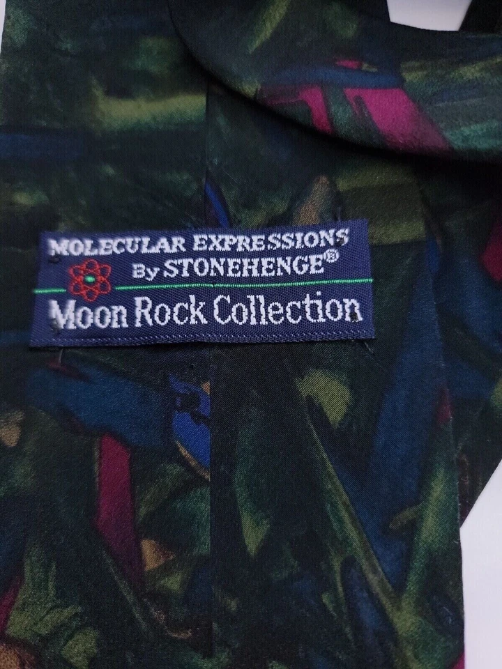 Corbata formal Stonehenge para hombre 56"Lx4"W verde/púrpura Foto 3 de 4