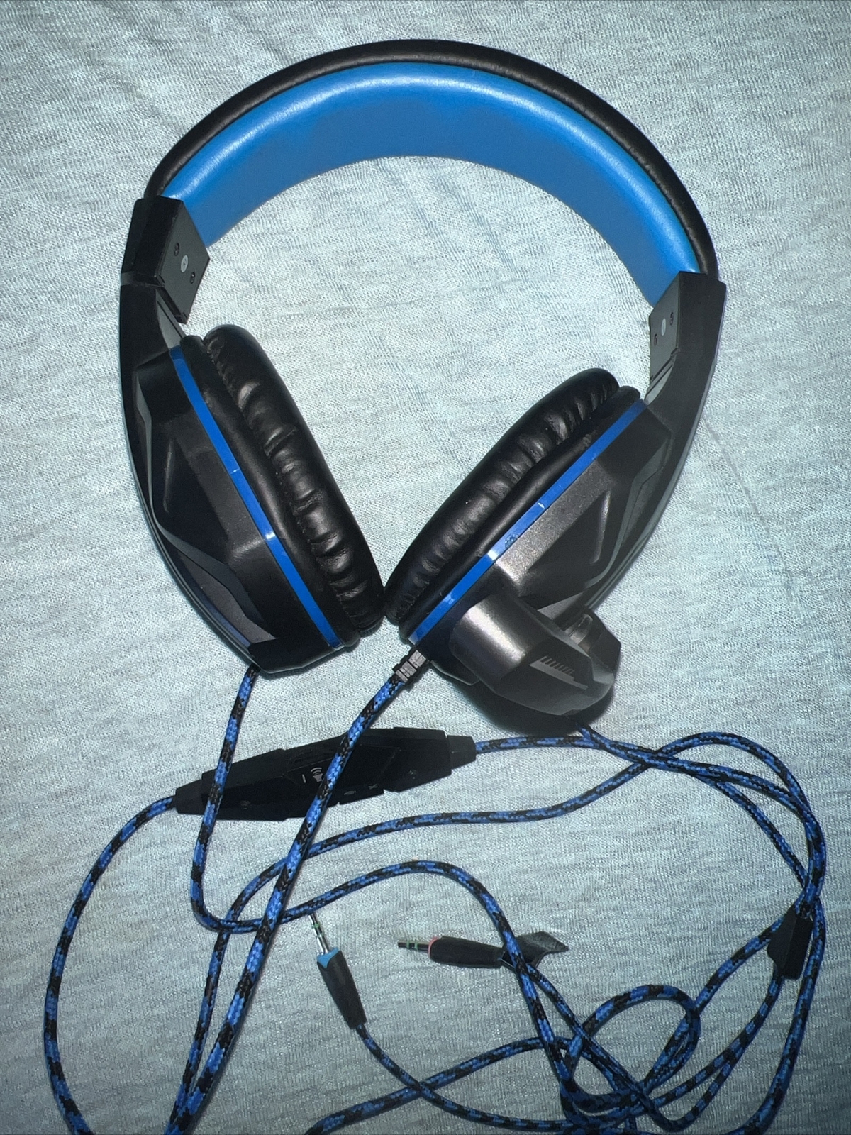 Gaming Headset with Comfortable Ear Padding and Adjustable Mic Tested  (USED)-image