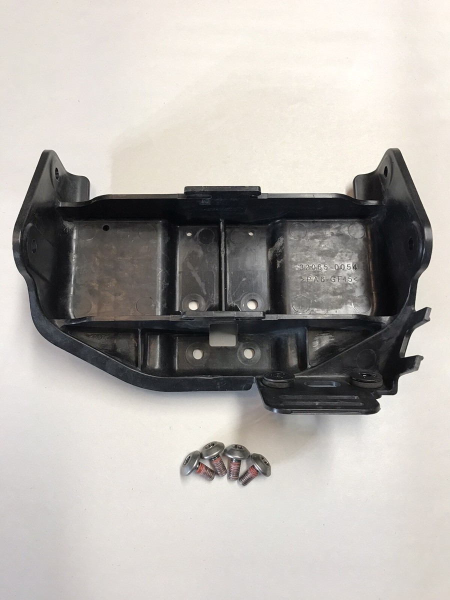 ブルガリア KAWASAKI ZX6R ZX600 ZX636 NINJA OEM FENDER BRACKET 32065