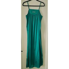 UndercoverWear Vintage Glam 1970s 1980s Long Nightgown