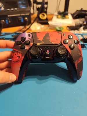 Sony PlayStation 5 DualSense Controller mit TMR Sticks Itachi Uchiha Design PS5