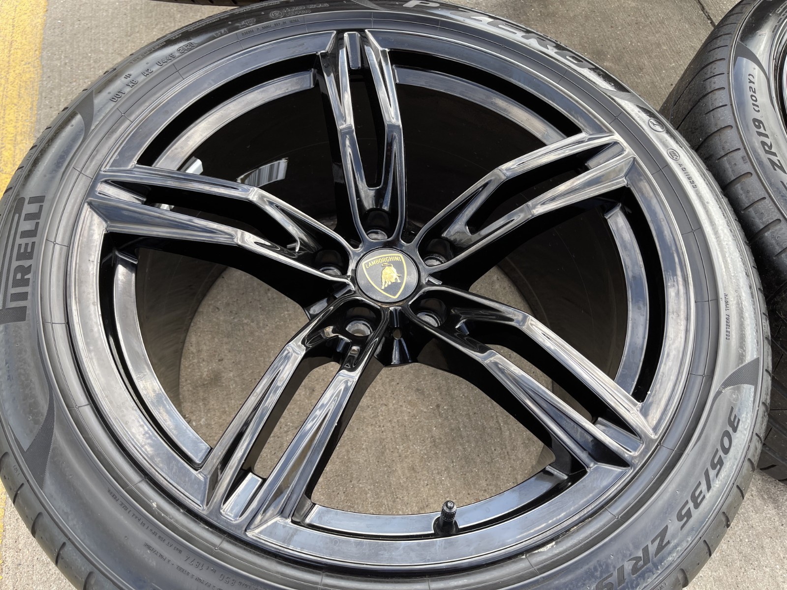 19" Lamborghini Huracan EVO LP580 OEM wheels rims 2020 2021 2022 2023 2024 2025