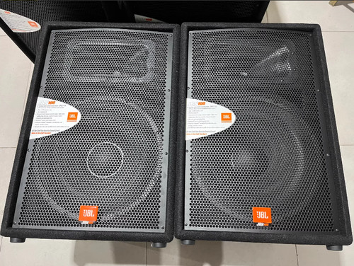 A pair of JBL JRX115 Speaker