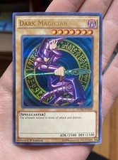 LP/NM Dark Magician DUSA-EN100 Duelist Saga 1st Edition Holofoil Ultra Rare Yugi