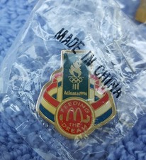 1996 ATLANTA OLYMPICS MCDONALD'S EMPLOYEE LAPEL PIN FEEDING THE DREAM