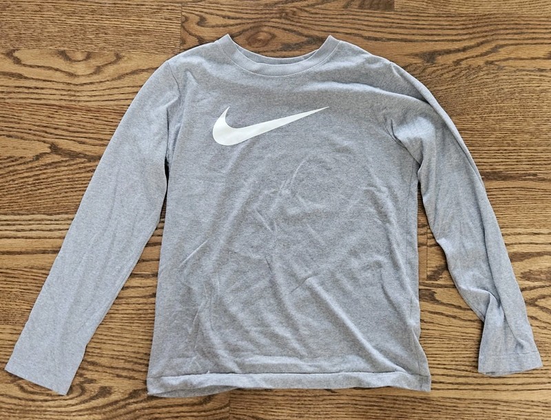 The Nike Tee Boys Gray Long Sleeve Shirt Medium 