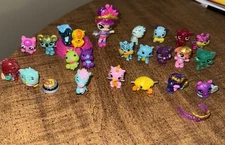 Hatchimals Colleggtibles Lot of 22 Mini Figures Mixed And  Hatchimal Pixie Rider