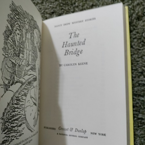 Nancy Drew 15 The Haunted Bridge Carolyn Keene (1937/1972) Hardcover Book Matte - Imagen 18 de 19
