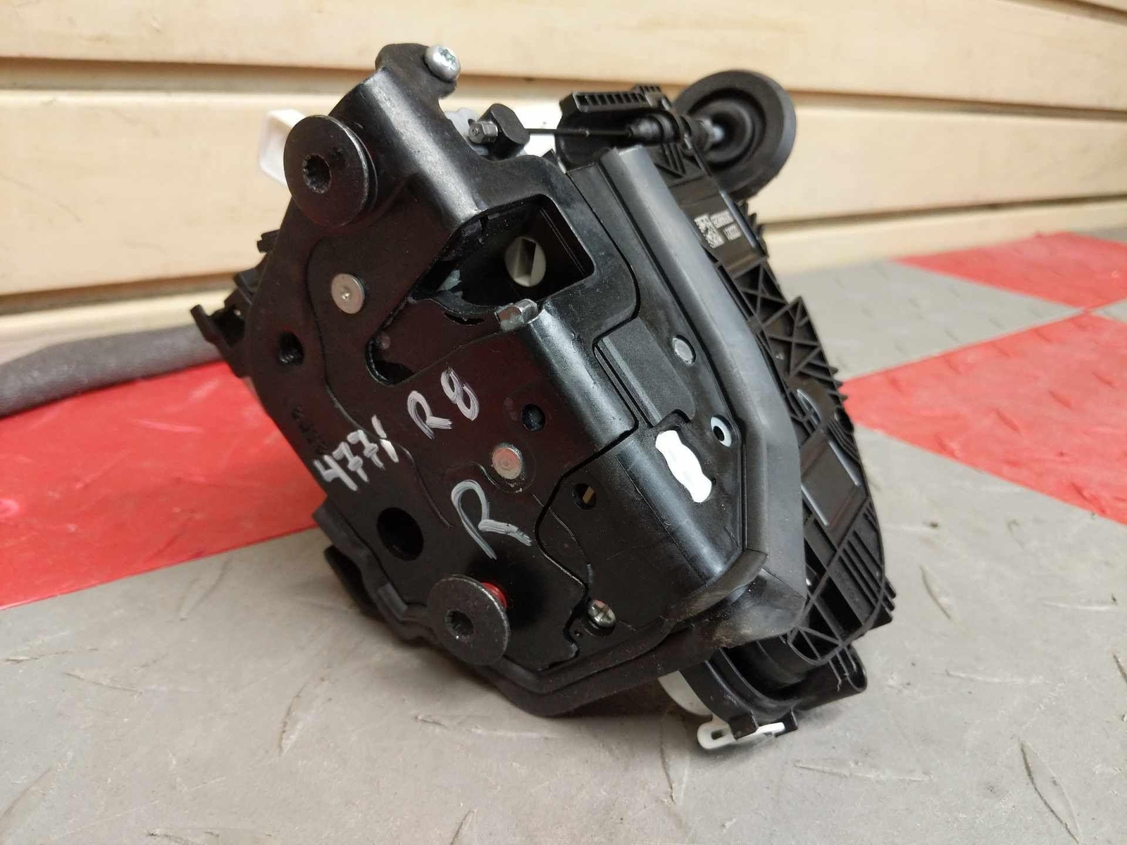 2022 Audi R8 OEM Right Front Door Latch P/ 8X1837016E