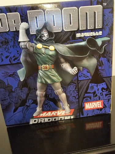 Great looking Diamond Select Dr. Doom Maquette Limited To 5000 - Picture 6 of 7
