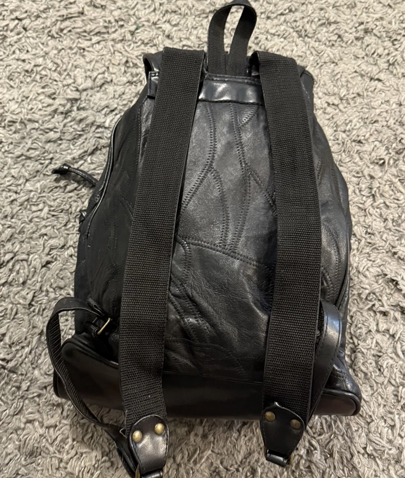 Mochila de retalhos de couro vintage anos 90 retrô preta punk bolsa de gravata Y2K - Imagem 2 de 4