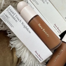 RARE BEAUTY BY SELENA -Liquid Touch Weightless Foundation - 440C New In Box