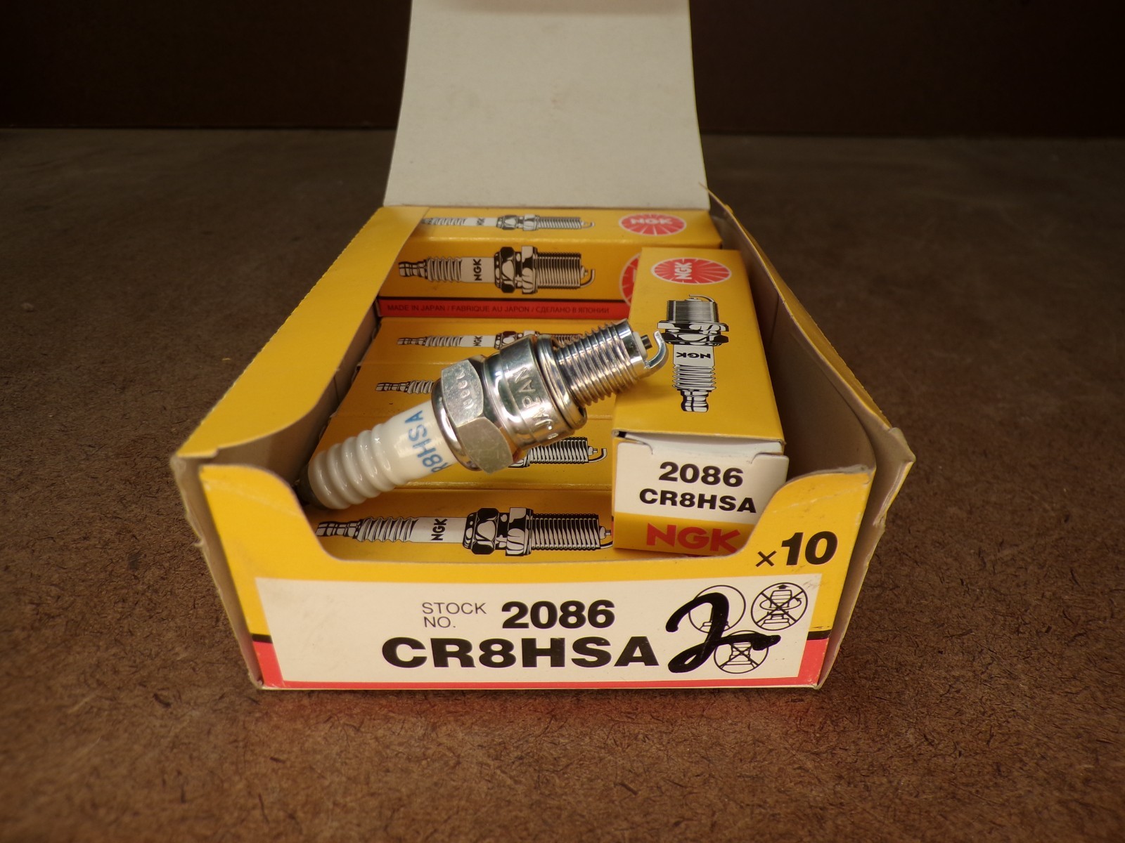 NGK CR8HSA SPARK PLUGS 4 PACK 4 SPARK PLUGS NGK