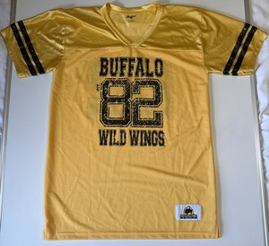 BUFFALO WILD WINGS アメリカンフットボールシャツ 82 Buffalo Wild