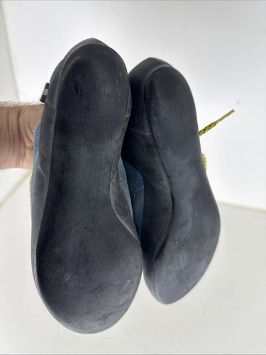 SCARPA Helix Climbing Shoes Mens 7.5 Vibram Made in Italy Bouldering Blue - Picture 7 of 7