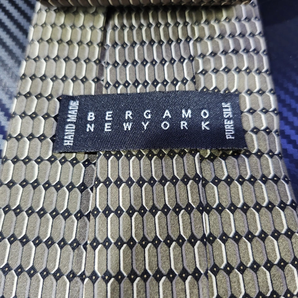 Corbata Bergamo New York Negra + Marrón Geométrica Hecha a Mano 100% Seda Hecha en Corea Foto 4 de 4
