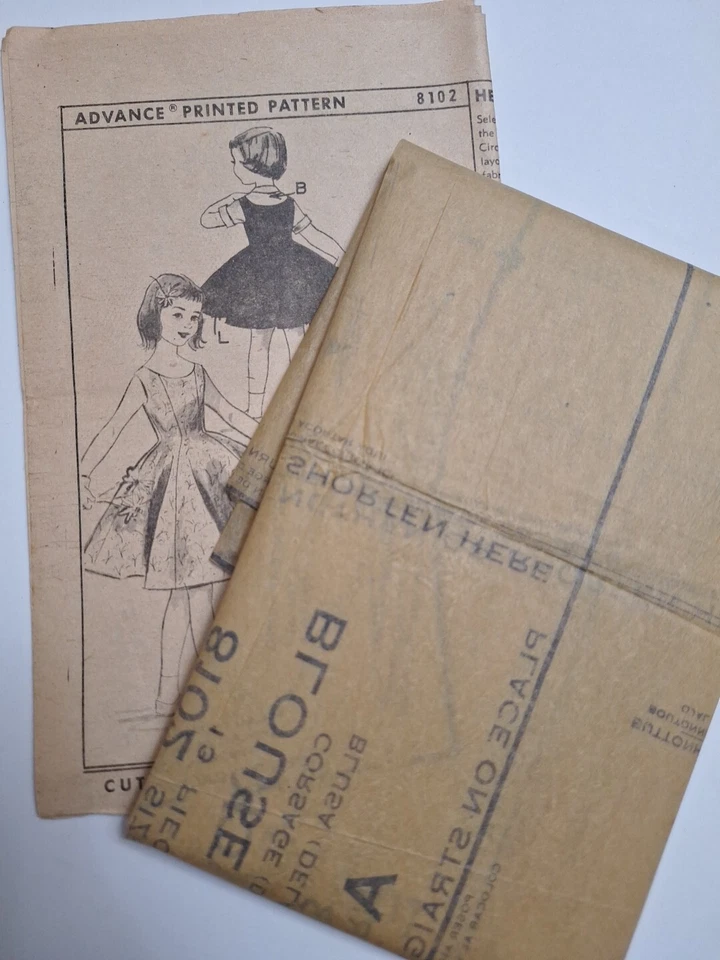Jumper Dress Blouse Fit Flare Skirt Girls 8 Advance 8102 Sewing Pattern VTG - Image 4 of 4