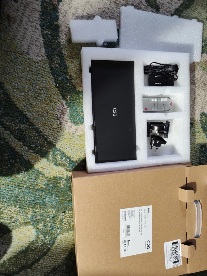 Conmutador HDMI 4:2 C2G Conmutador Matriz HDMI 4k Foto 4 de 4