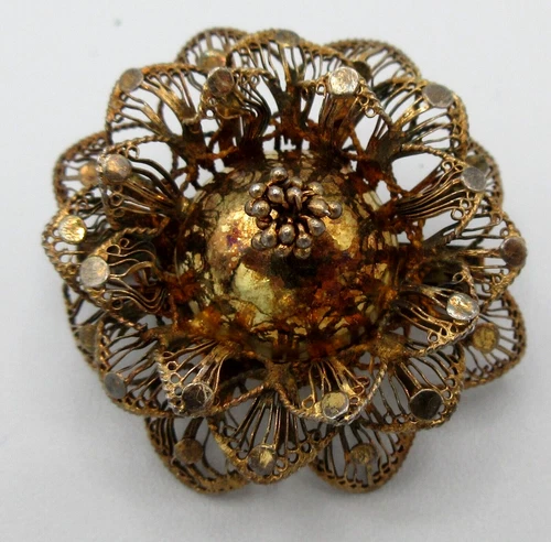 Vtg UNUSUAL OPEN WORK INTRICATE METL FLOWER Brooch Pin gold tone Costume Jewelry