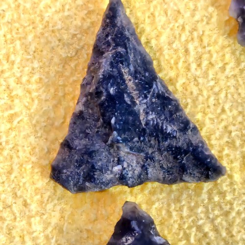 5-Authentic Micro Native American Arrow Heads From North and South Carolina Area - Picture 4 of 7