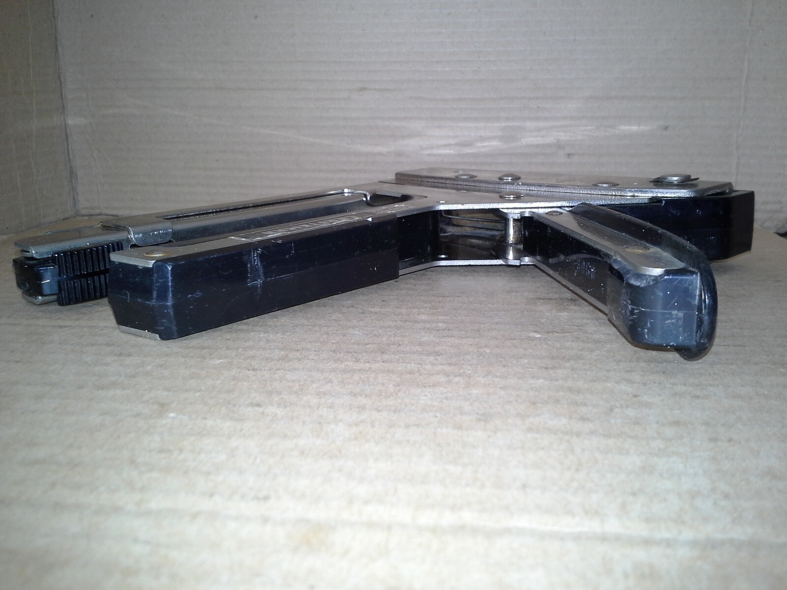 Vintage Sears Craftsman Heavy Duty Staple Gun 96843 GUARRANTEED for