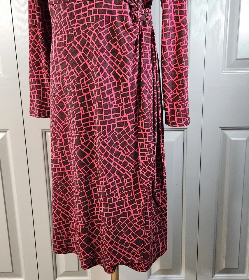 Vestido Jersey PETITE SOPHISTICATE Talla M Lateral Acanalado Imitación Envoltura Midi Cuello Usado en Excelente Condición Foto 3 de 4