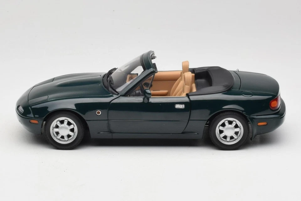 01017 Mazda Miata MX-5 LH Drive Emerald Green Gate 1/18 - Image 4 of 4