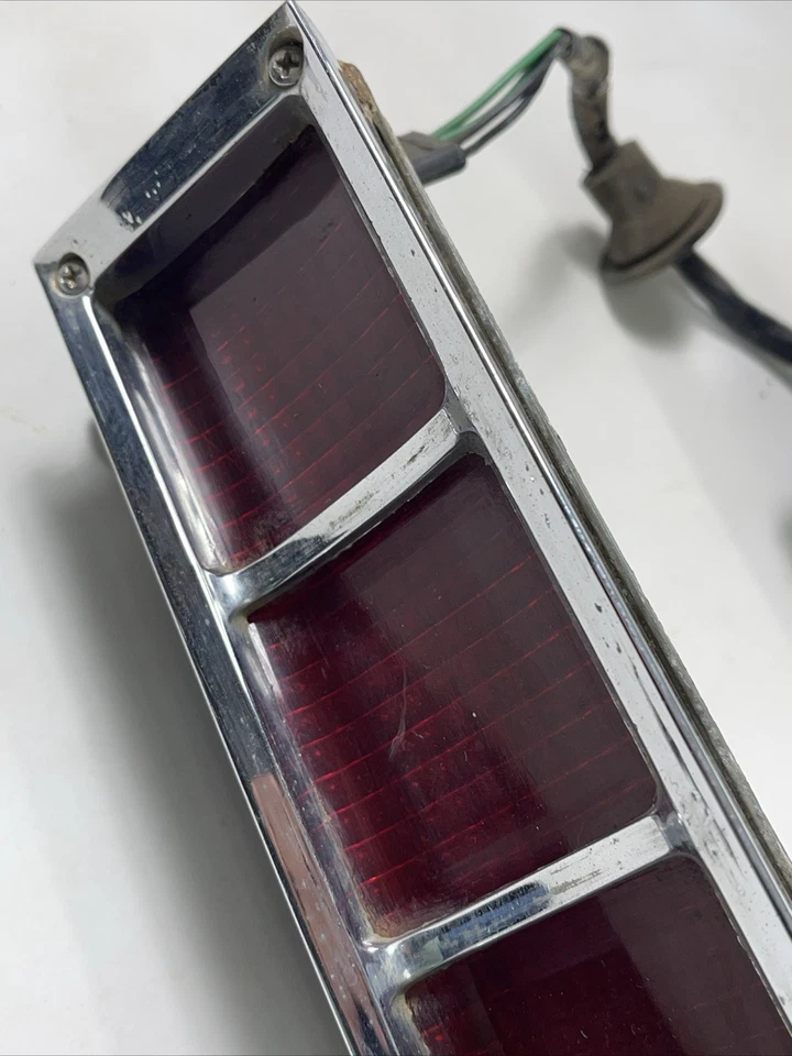 Lincoln Continental 1969 sedán conjuntos de luces traseras k6 Foto 2 de 4