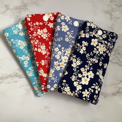Handgefertigtes Brillenetui weich gepolstert Brillenetui weiß Sakura Blumen Stoff