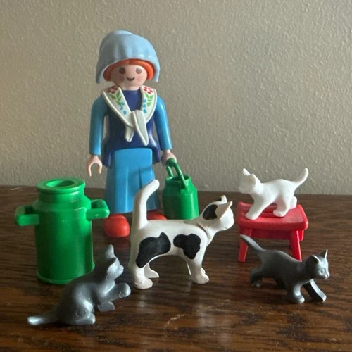 Vintage Playmobil 3007 Milkmaid with 5 Cats  Milk Jugs Stool - Missing Bowl